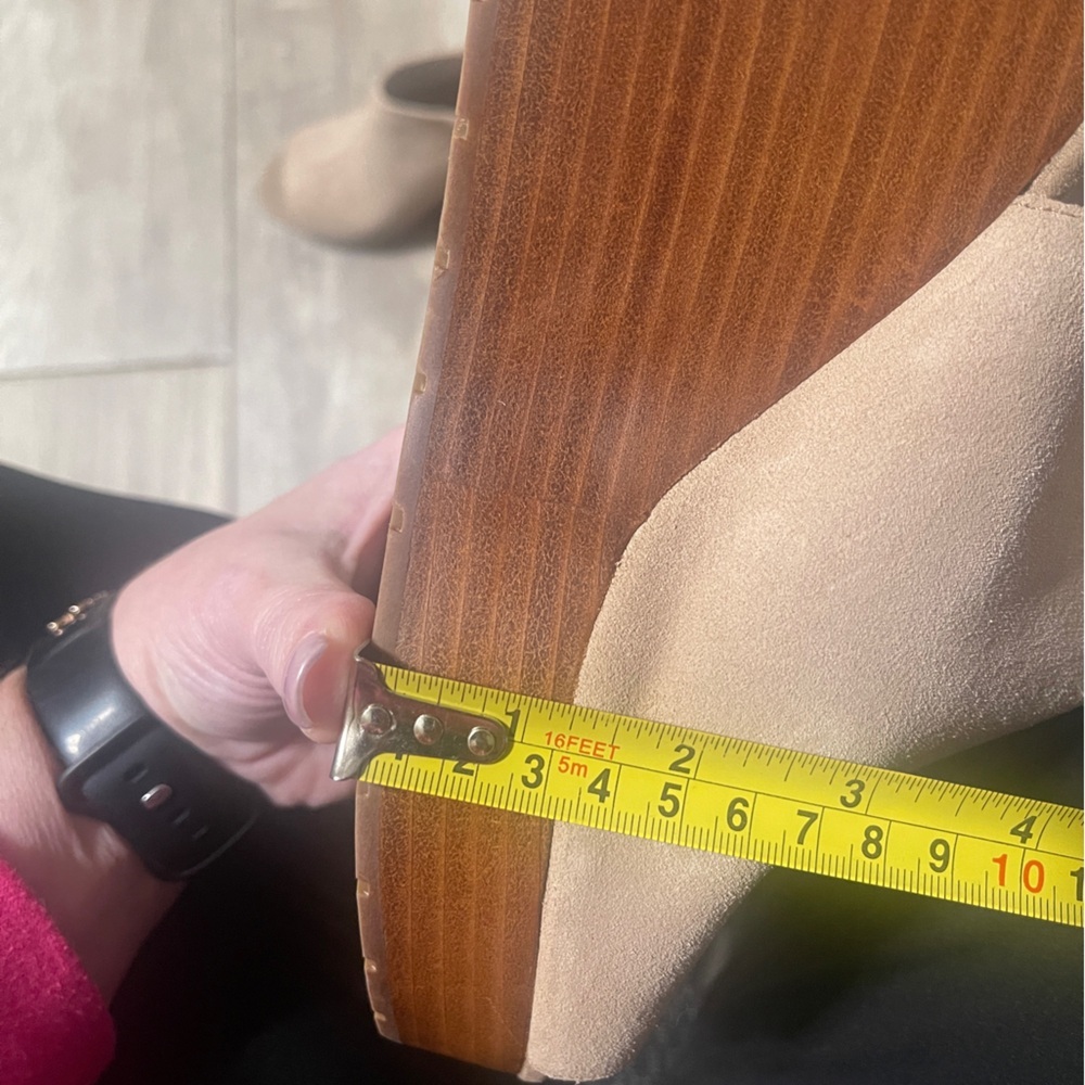 Kenneth Cole Women’s 10M Octavia Ankle Wedge Beige Suede Leather Peep Toe - Picture 8 of 9